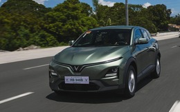 Tỷ phú Phạm Nhật Vượng đón tin vui bất ngờ: Doanh số xe điện tăng vọt 250%, đứng top ở 1 quốc gia Đông Nam Á