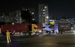 CSGT TPHCM khuyến cáo sau vụ tai nạn liên hoàn ở dốc cầu Phú Mỹ