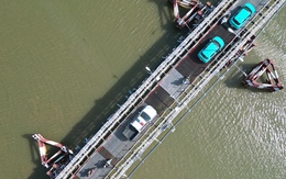 Cầu sắt cũ kết nối TPHCM - Tây Ninh rung lắc sau hơn nửa thế kỷ sử dụng