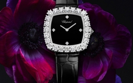 Món đồ nạm kim cương 4,4 carat này có gì đặc biệt khiến giới chơi đồ xa xỉ phải xôn xao?