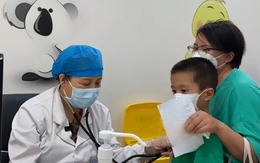 Cậu bé 12 tuổi mắc ung thư tuyến tụy, bác sĩ hỏi 1 câu khiến cha mẹ chết lặng: Nhiều gia đình có chung thói quen này