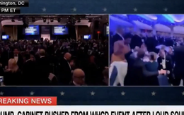 Nóng: Nổ súng tại tiệc dành cho phóng viên Nhà Trắng, ông Donald Trump sơ tán gấp