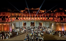 Thực hư sự cố mất kiểm soát, khách ùa vào Ngọ Môn - Huế như 'ong vỡ tổ'