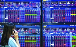 Chứng khoán chỉ giao dịch 2 phiên trong tuần này, nhà đầu tư nên làm gì?