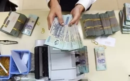 'Nếu tăng lãi suất quá nhanh, nợ xấu sẽ bùng phát'