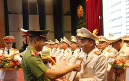 146 cán bộ Công an Hà Nội được thăng cấp bậc hàm thượng tá