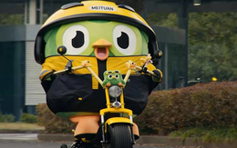 Linh vật của Duolingo bất ngờ 'từ chức', chuyển sang làm nhân viên 1 app giao hàng: Chuyện gì đây?