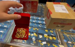 Phát hiện hơn 82 chỉ vàng trong 7 kiện hàng chuyển phát nhanh