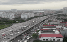 Cảnh tượng trên các tuyến cao tốc sáng 30/4