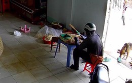 Shipper bước vào nhà trong lúc chờ khách chuyển tiền, cảnh lọt vào camera được cắt ra đăng tải khắp nơi