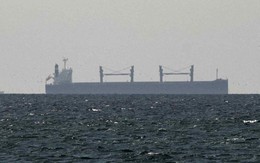 Nước đồng minh của Mỹ thành công đưa tàu chở nhiên liệu thứ hai vượt eo biển Hormuz, vẫn còn 43 tàu mắc kẹt
