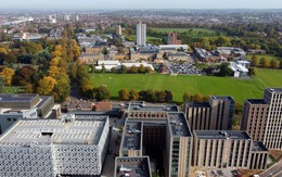 Đại học Anh đột ngột hủy 300 thư mời nhập học, "khai tử" ngành ngoại ngữ để cắt giảm thâm hụt hàng triệu bảng