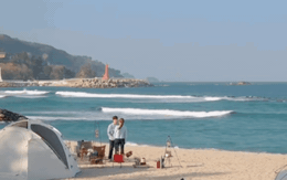 Màn cầu hôn lãng mạn nhất 2026 đây rồi: Nhà gái đẹp điên đảo mọi giác quan, nhà trai đúng chuẩn “soft boy”