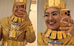 Cô dâu gây bão mạng với trang phục "dát vàng" từ đầu đến chân