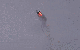 VIDEO: Trực thăng Mỹ trúng tên lửa trong vụ giải cứu phi công ở Iran