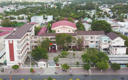 Ngôi trường chuyên đầu tiên và duy nhất có 2 nữ sinh giành Quán quân Đường Lên Đỉnh Olympia