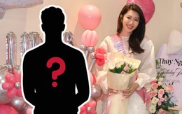 "Thuý Ngân làm đám cưới, giấu chú rể bên trong"
