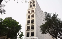 Tháo dỡ công trình khách sạn 9 tầng sát hồ Hoàn Kiếm