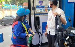 Giá xăng dầu giảm mạnh, dầu diesel giảm gần 2.000 đồng/lít