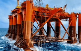 Khối thép siêu trọng sừng sững giữa Biển Đông: Cuộc "trỗi dậy tỷ USD" ngoạn mục của ngành dầu khí Việt