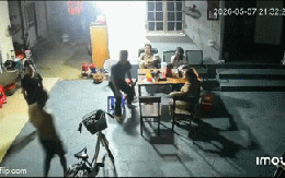Toàn bộ clip nhóm đối tượng xông vào nhà dân hành hung khiến 2 người nhập viện ở Hà Nội