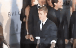 Ca sĩ hot nhất thế giới hiện tại: 1 tháng thu 14,8 triệu người nghe toàn cầu, cái giá của 263 tỷ quá xứng đáng