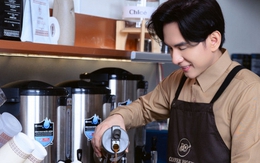 Tình hình quán cà phê của nam ca sĩ 50 tuổi nổi đình đám 1 thời