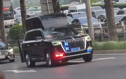 Chiếc SUV bí ẩn với mái khổng lồ trong đoàn xe ông Trump ở Trung Quốc