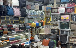 Hình ảnh bên trong Saigon Square, chợ Bến Thành sau kiểm tra hàng giả, hàng nhái