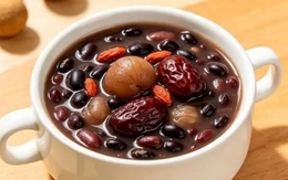 Đậu đen đem nấu cùng 2 thứ này sẽ bổ gan và máu, giảm nhiệt bên trong, ngủ ngon, có làn da hồng hào