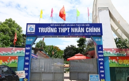 Trong lúc chờ trường mới hiện đại hàng trăm tỷ đồng, học sinh 2 trường THPT top đầu Hà Nội học ở đâu?