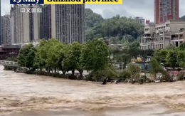 Mưa lũ kinh hoàng trên diện rộng ở Trung Quốc