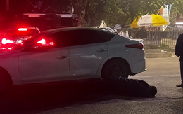 Tài xế Mazda lao xe vào nhóm người trước nhà hàng ở Nghệ An, nạn nhân gãy chân