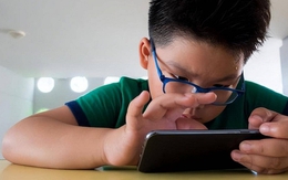 Điều gì xảy ra với những người dùng điện thoại hơn 5 tiếng mỗi ngày?