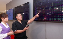 Hai quỹ ETF gần 30.000 tỉ đồng chuẩn bị “đảo danh mục"