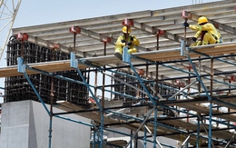 Quốc gia cấm người lao động làm việc ngoài trời giữa trưa để tránh nắng nóng