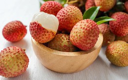 Bà cụ hôn mê sau khi liên tục ăn nhiều vải: Lưu ý cách ăn đúng trong mùa cao điểm