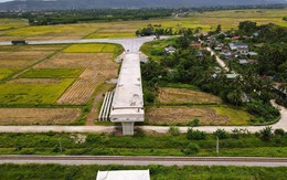 Vì sao cầu vượt đường sắt Bắc - Nam thuộc dự án 442 tỉ đồng ở Thanh Hóa dừng thi công?