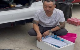 Đang lên xe taxi, người đàn ông nước ngoài bị cướp 2,4 kg vàng trị giá 10 tỉ đồng