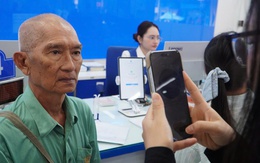 Nhiều người vội vã đi xác thực khi SIM bị khóa