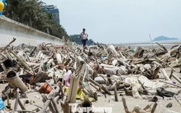 Cảnh tượng kinh hoàng ở bãi biển Hải Tiến