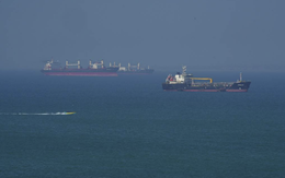 Iran sẵn sàng hỗ trợ tàu thương mại tại eo biển Hormuz