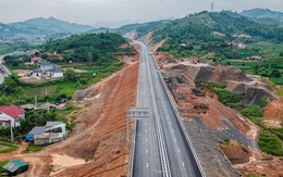 Huy động 2.600 người, 1.200 thiết bị cho dự án cao tốc dài 60km, liên danh Đèo Cả chỉ còn hơn 1 tuần để hoàn thành đoạn tuyến quan trọng