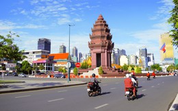 Áp lực bất ổn dồn dập, Campuchia vừa phải tự hạ dự báo tăng trưởng