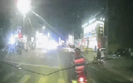 Đánh 2 người dân bị thương rồi chặn đường, truy đuổi xe cứu thương suốt 10km: Clip gây bức xúc