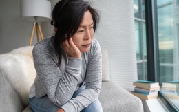 3 bài học đắt giá sau tuổi 40: Những thứ từng cố giữ, hóa ra lại làm mình kiệt quệ