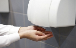 Lời khuyên cho các gia đình hay dùng máy sấy tay trong toilet