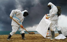 Ukraine tấn công dồn dập - 'Mưa đen' trút xuống nước Nga: Chuyên gia cảnh báo về thảm họa sinh thái