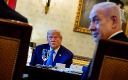 Đang họp kín dưới hầm trú ẩn, điện thoại ông Netanyahu bất ngờ reo: Tổng thống Trump báo tin bất ngờ