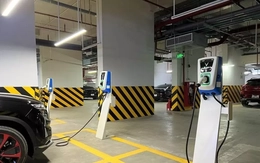 Quy định mới: Chung cư bắt buộc phải có khu riêng cho ô tô, xe máy điện